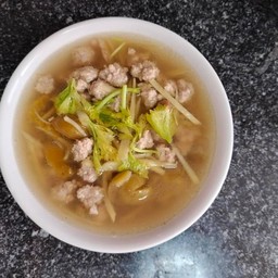 ต้มบ๋วยหมูสับ