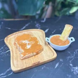 ขนมปังสังขยาชาไทย