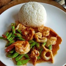 ข้าวเครื่องแกงทะเล