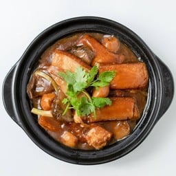 เต้าหู้หมูกรอบน้ำแดงหม้อดิน (S)
