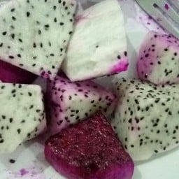 เอญ่าคาเฟ่ห้อยขา