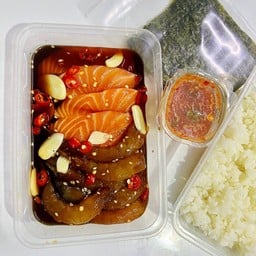 เซ็ตคู่ดูโอ แซบมอน+กุ้งดอง +ข้าวญี่ปุ่น+สาหร่าย+น้ำยำ