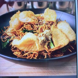 หมี่กรอบผัดซีอิ๋วปลา