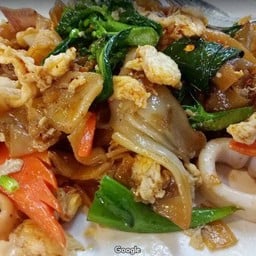 ครัวสาวพนักงานอาหารตามสั่ง