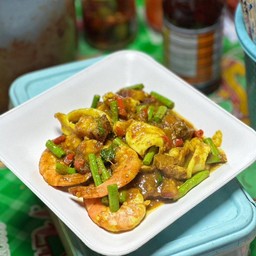 ผัดพริกแกงทะเล (พริกแกงใต้นะจ้ะ) กับข้าว