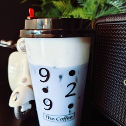 ชาอัญชันนมสดเย็น