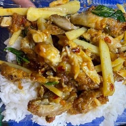 ข้าวกระเพราไก่กรอบ
