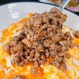 ข้าวไข่ข้นหมูสับกระเทียม