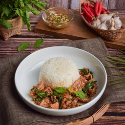 กะเพราหมูชิ้น