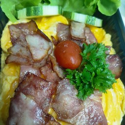 ข้าวไข่ข้นเบคอน