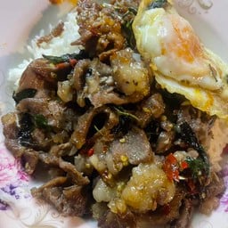 ข้าว กระเพราเนื้อย่าง