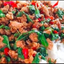 ข้าวกะเพราหมูสับพริกแห้ง