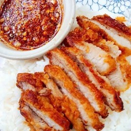 ข้าวหมูสามชั้นทอด