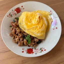 ข้าวไข่ข้น กระเพราหมูสับ