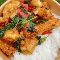 กระเพราไก่กรอบ
