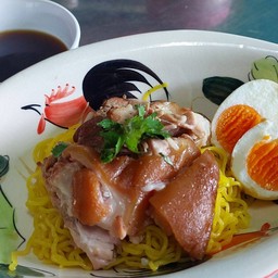 ก๋วยเตี๋ยว ขาหมู