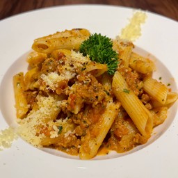 Pasta Bolognese (พาสต้าโบโลเนสเนื้อ)