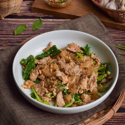 ผัดซีอิ๊วหมูชิ้น