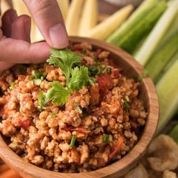 ไส้อั่วสมุนไพรแม่น้องนัท