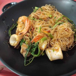 หมี่ผัดกะเฉดทะเล