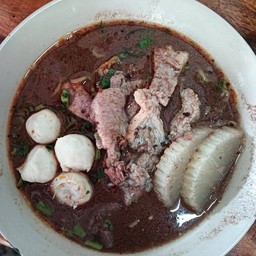 ก๋วยเตี๋ยวหมูน้ำตก