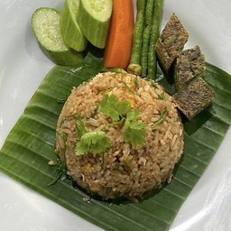 ข้าวผัดชะอมน้ำพริกกะปิ