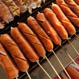 ไส้กรอกหนังกรอบ