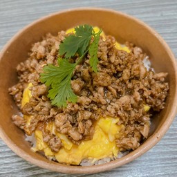 ข้าวไข่ข้นหน้าหมูสับกระเทียม