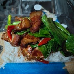 คะน้าหมู กรอบ-หมูชิ้น