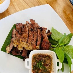 หมูร้องไห้