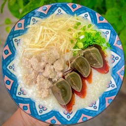 โจ๊ก(หมู+ไข่เยี่ยวม้า)