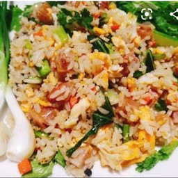 ข้าวผัด3สหาย(หมูยอกุนเชียงแหนม)