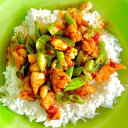 ผัดพริกแกง