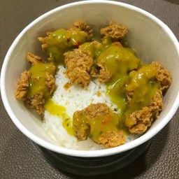 ข้าวราดเขียวหวานไก่กรอบ