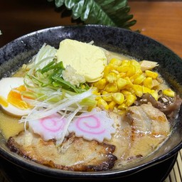 มิโชะบัตเตอร์คอน+ไข่โชยุ+หมูชาชู (Misobuttercorn)