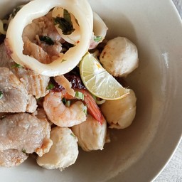 ต้มยำ (แห้ง) หมู+ทะเล