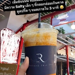 I found this shop by chance, ever since, it becomes my most favorite Thai tea. 