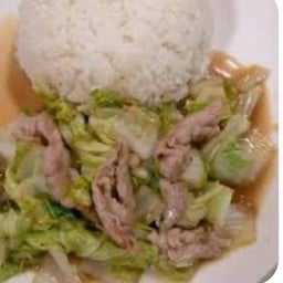 ผัดผักกาดขาวราดข้าว