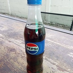 น้ำอัดลม (น้ำเป๊ปซี่)