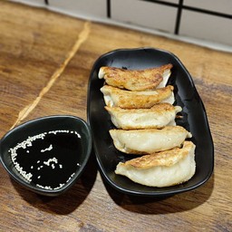 เกี๊ยวซ่า 5 ชิ้น