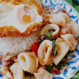 กะเพราปลาหมึก