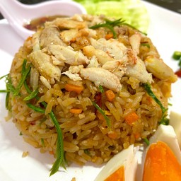 ข้าว ผัดพริกสดชะอม เนื้อปู ไข่เค็ม