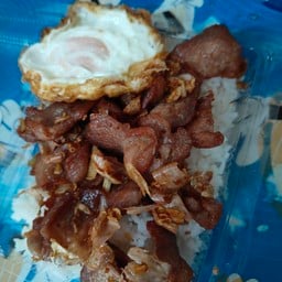 หมูทอดกะเทียม