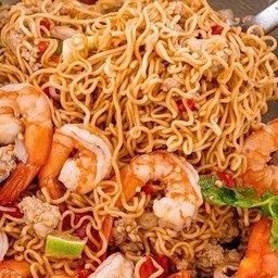 ยำมาม่า+หมูยอ+กุ้ง