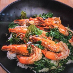 ข้าวกระเพรากุ้ง