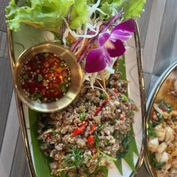 กะเพราเนื้อกับข้าว