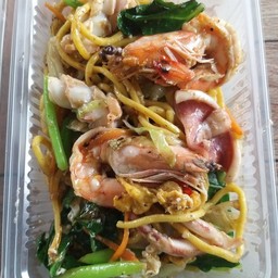 โซบะผัดขี้เมา กุ้ง+หมึก