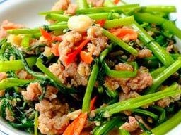 ผัดผักบุ้งหมูสับ
