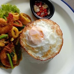 ข้าวเครื่องแกงทะเล