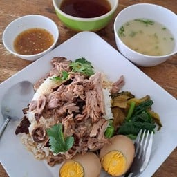 ก๋วยเตี๋ยวสมพรเเบ่งปัน(สูตรป้าบัวน้อย)